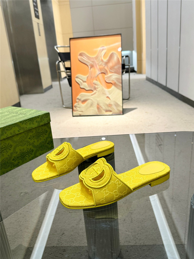 Gvc*1 interlocking g slide sandal in yellow gg canvas