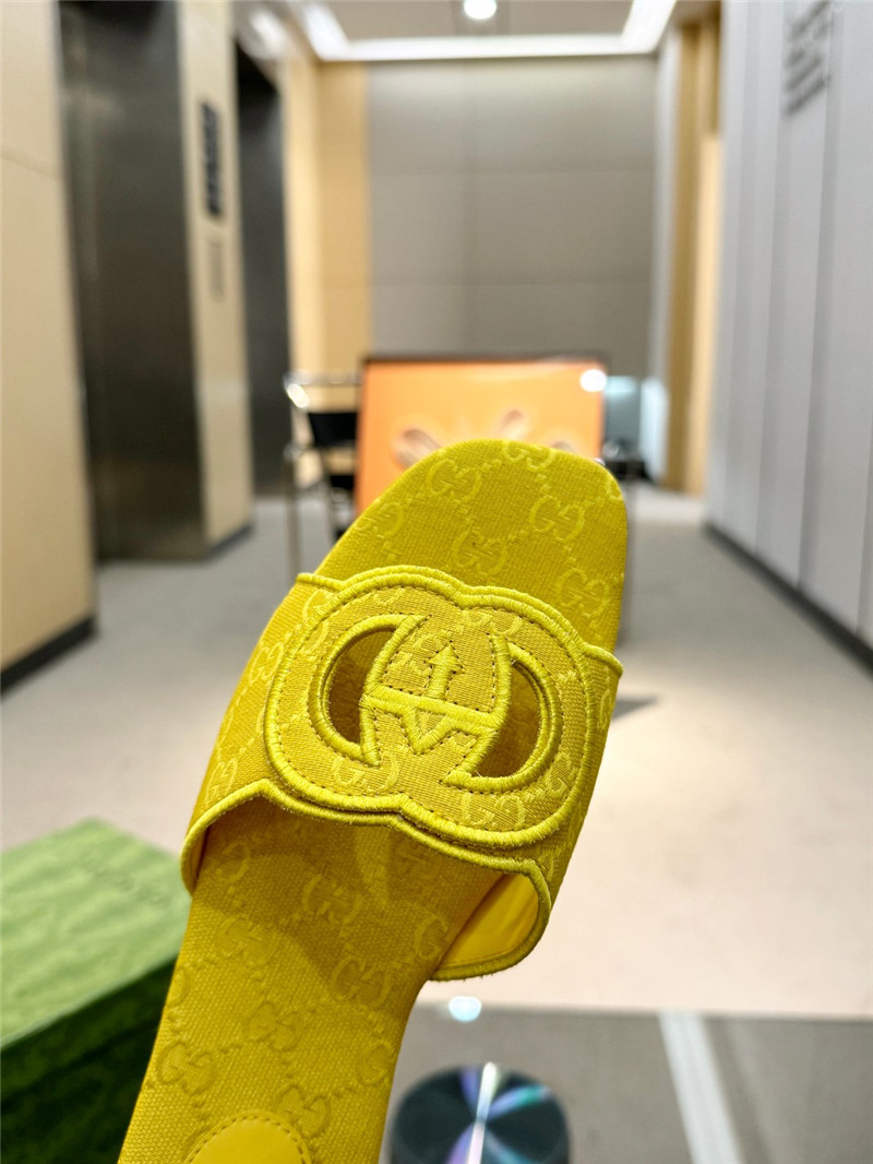 Gvc*1 interlocking g slide sandal in yellow gg canvas