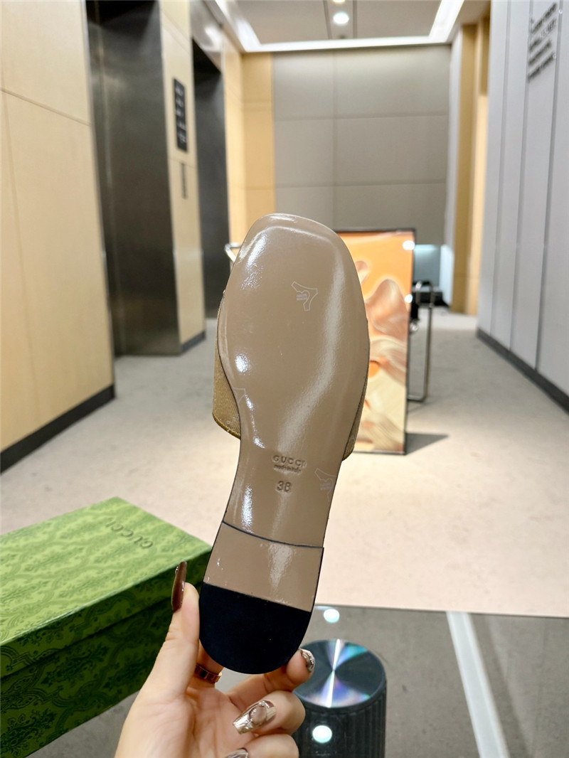 Gvc*1 interlocking g slide sandal in ivory gg canvas