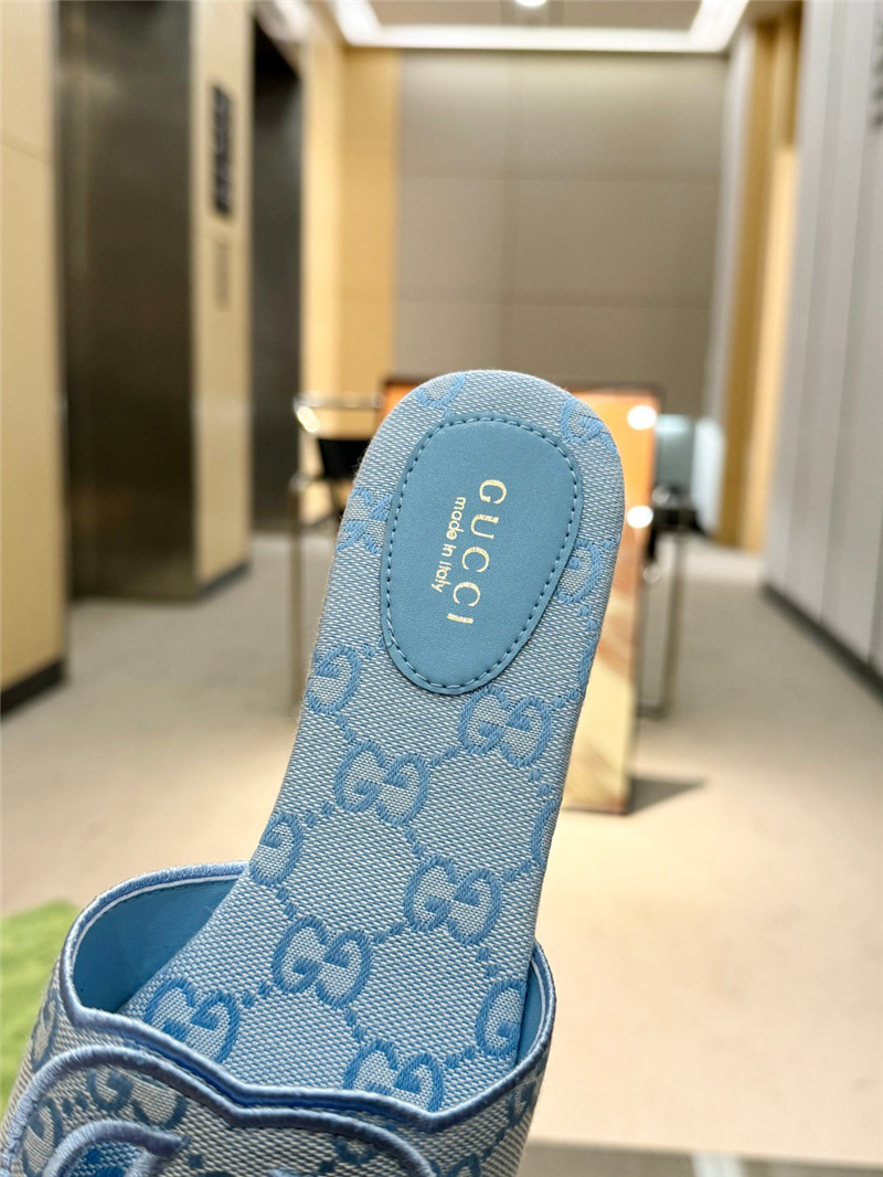 Gvc*1 interlocking g slide sandal in blue gg canvas