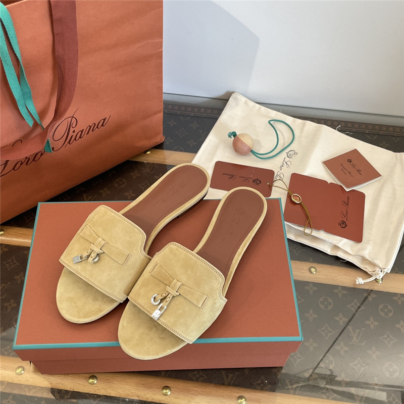 L0r0 P1ana summer charms sandals in egyptian rock suede