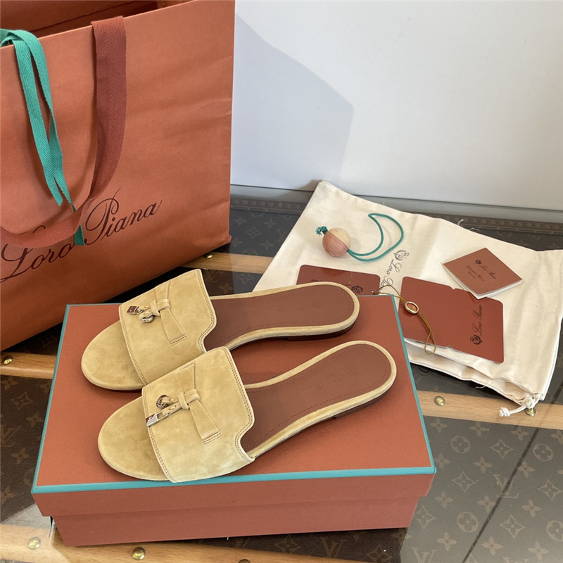 L0r0 P1ana summer charms sandals in egyptian rock suede