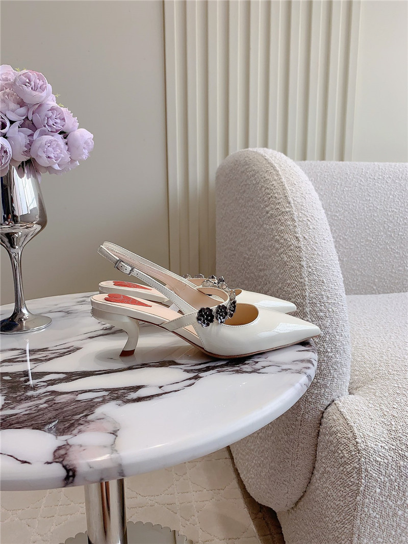 Roger Vivier Virgule Flower Ivory Patent Slingback Pumps