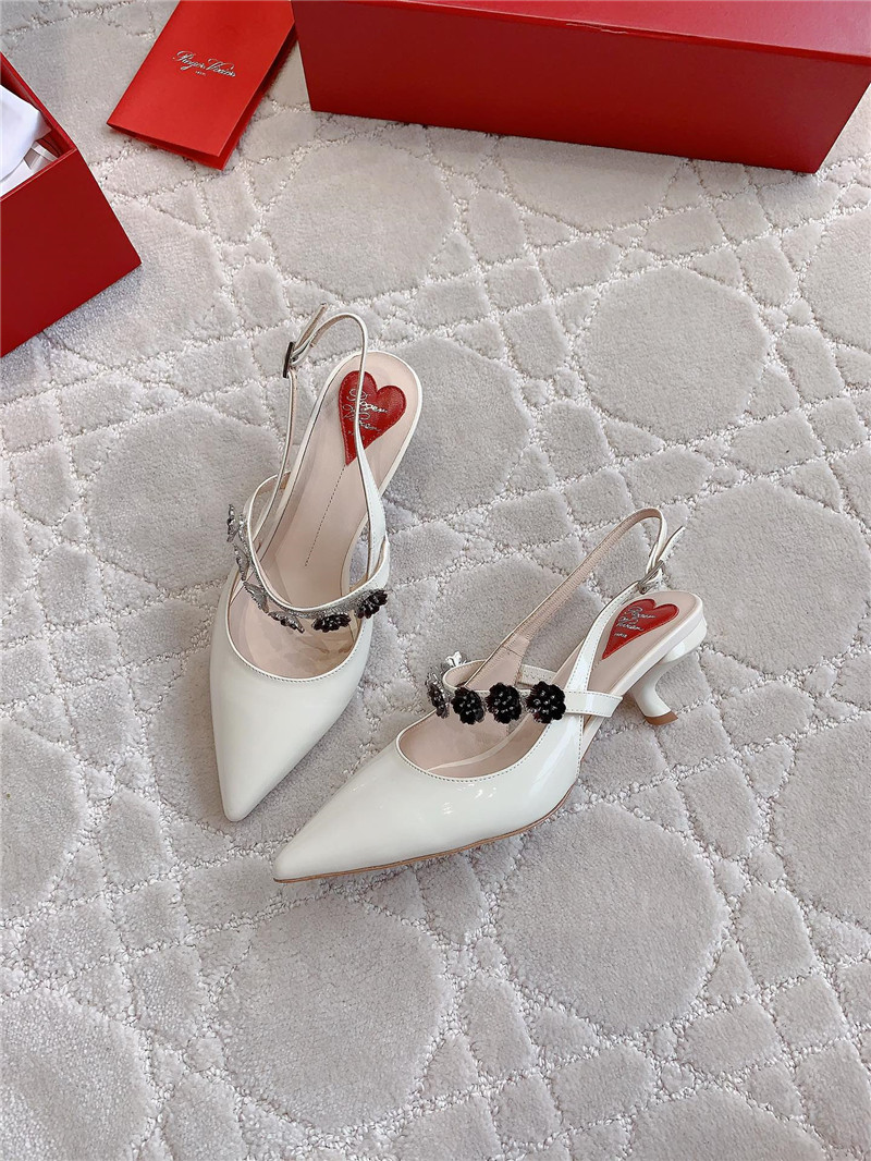 Roger Vivier Virgule Flower Ivory Patent Slingback Pumps