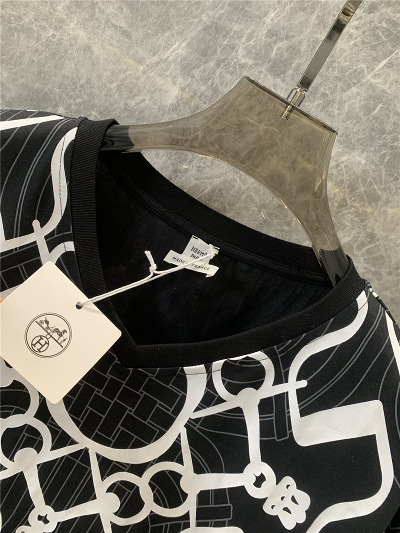 H**me5 geometric print v-neck short-sleeved t-shirt replicas clothes