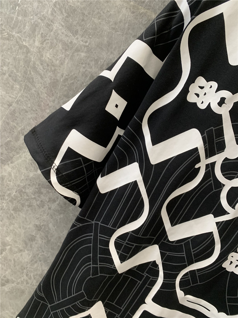 H**me5 geometric print v-neck short-sleeved t-shirt replicas clothes