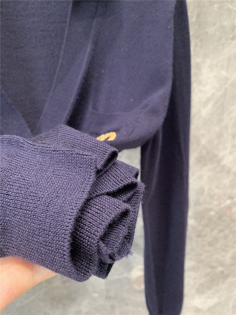 Va1e*ntin0 long sleeve knitted cardigan replica clothing sites