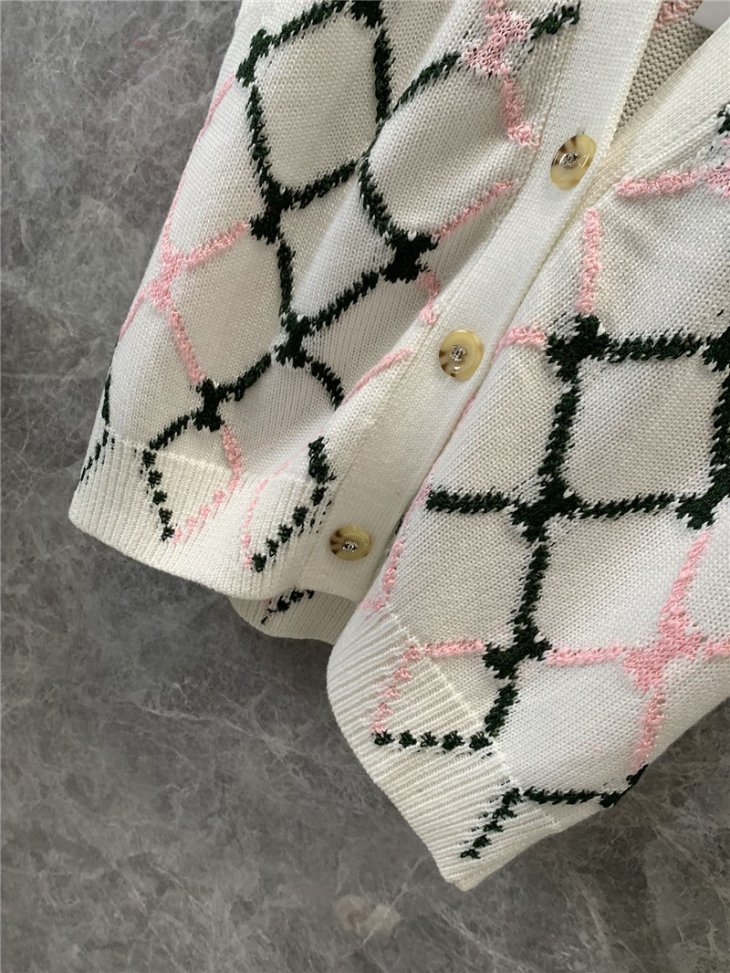 Ch**el knitted v-neck vest replica designer clothes