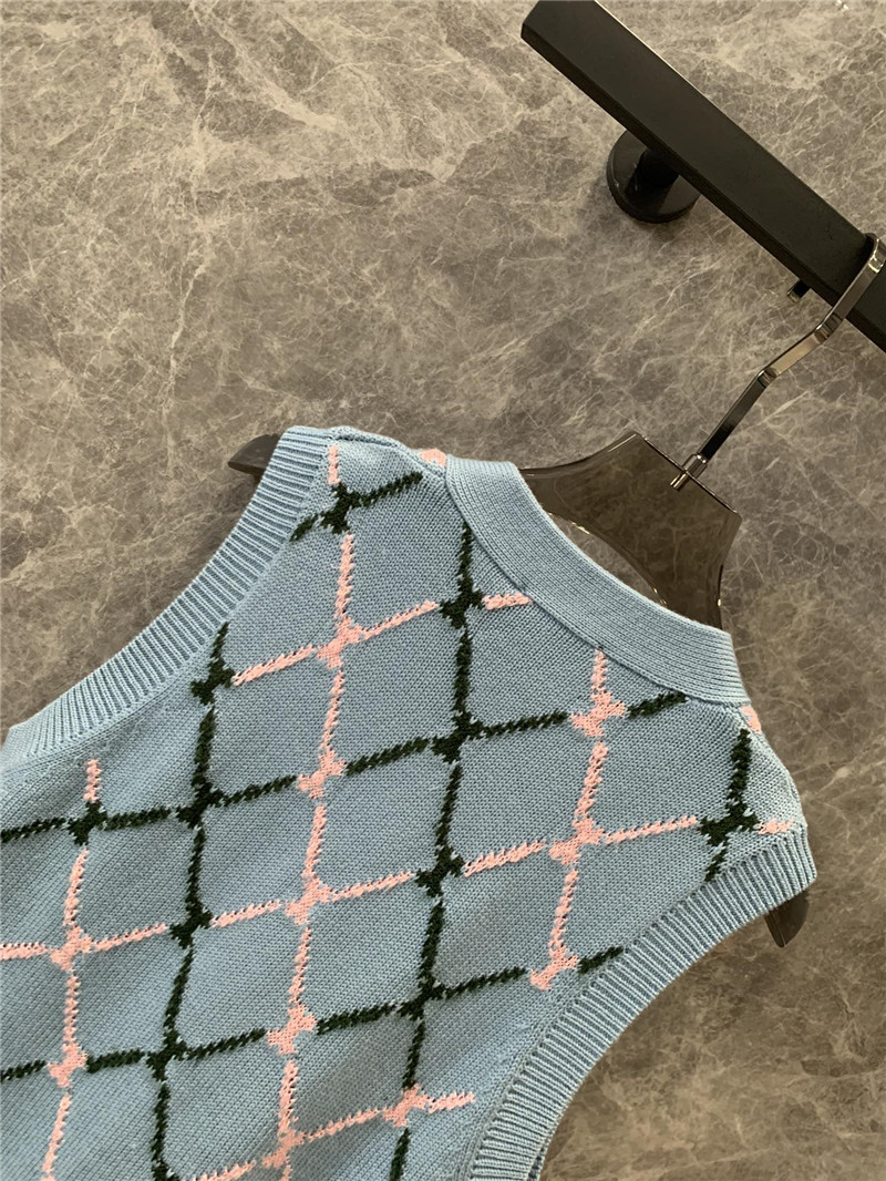 Ch**el knitted v-neck vest replica designer clothes