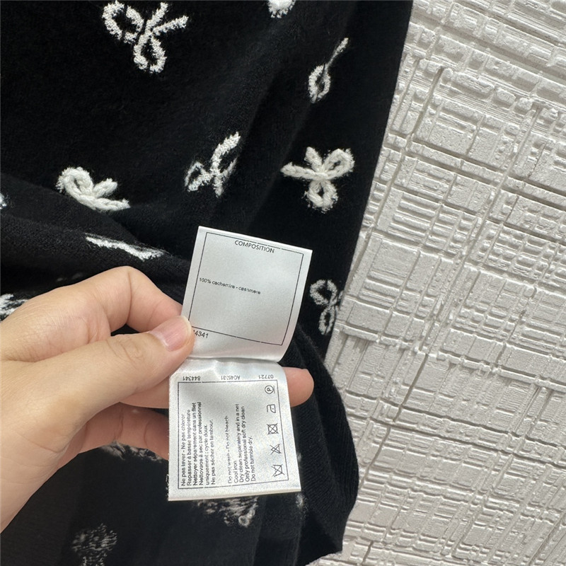 Ch**el bow intarsia cashmere sweater replica designer clothes