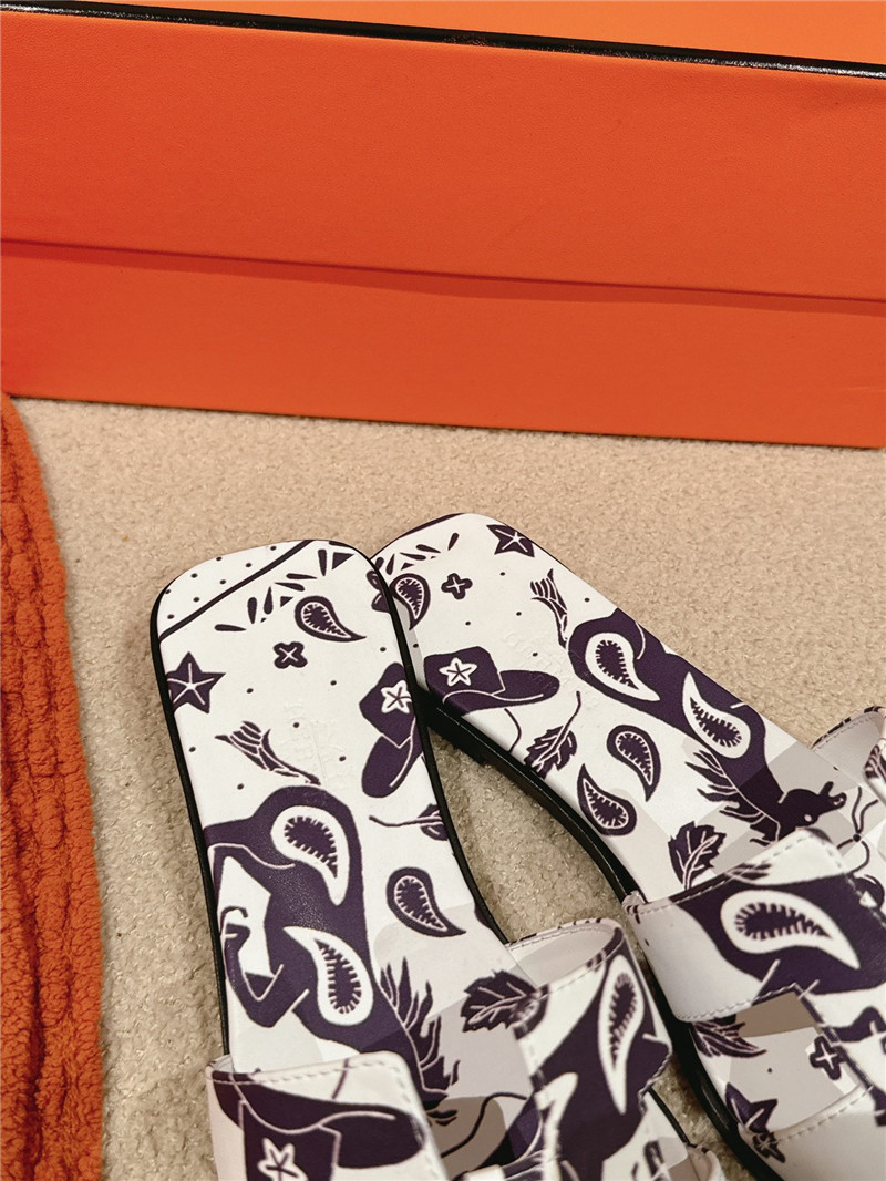 H**me5 oran sandal with white animaux bandana