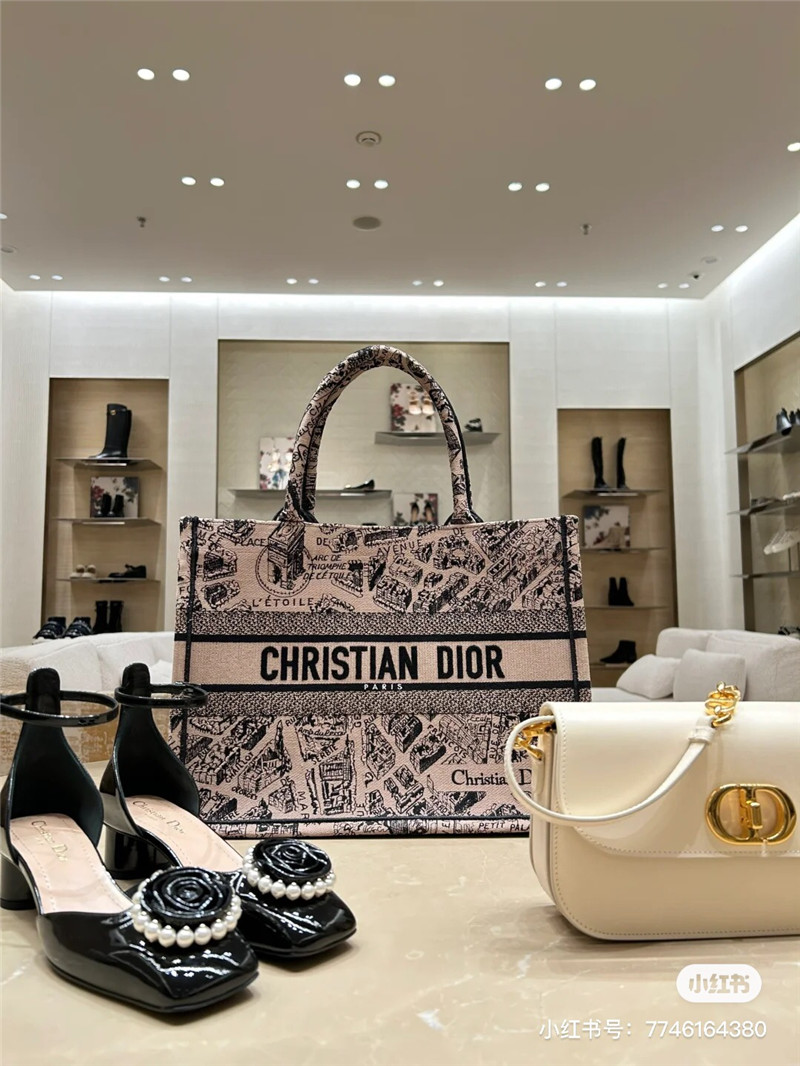 D10r black patent pearl rose ankle sandals