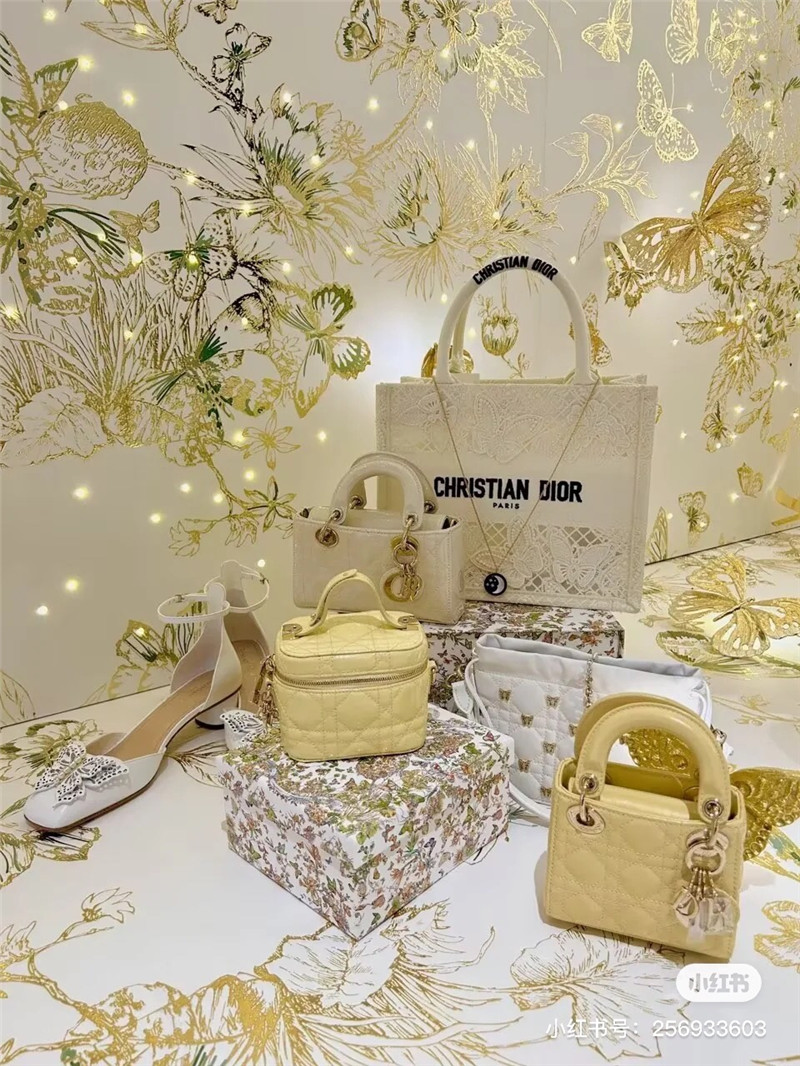 D10r tale butterfly beaded pumps in burgundy leather