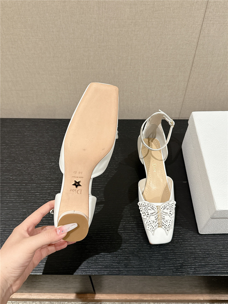 D10r tale butterfly beaded pumps in ivory leather