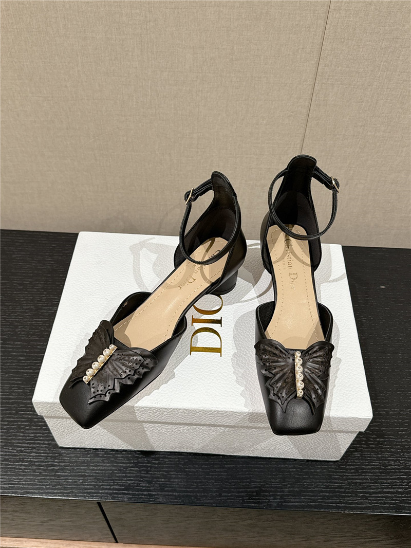 D10r tale butterfly beaded pumps in black leather