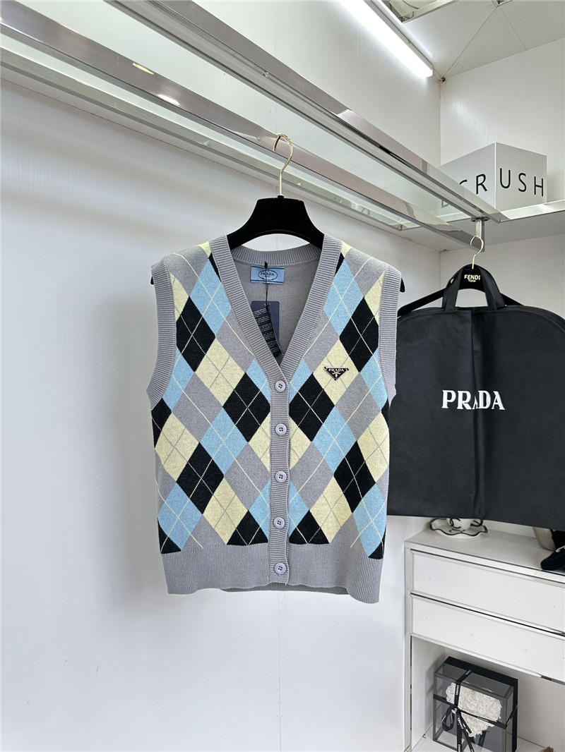 Pra*a preppy knitted vest replica clothing