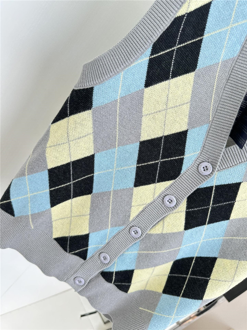 Pra*a preppy knitted vest replica clothing