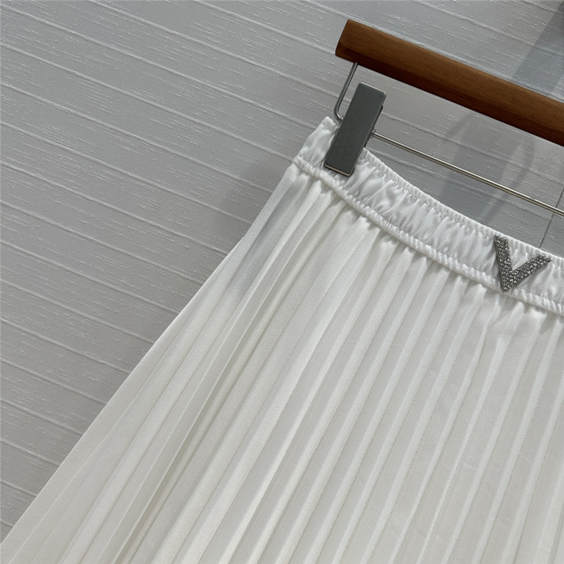 Va1e*ntin0 ach**elordion lace skirt replica d&g clothing