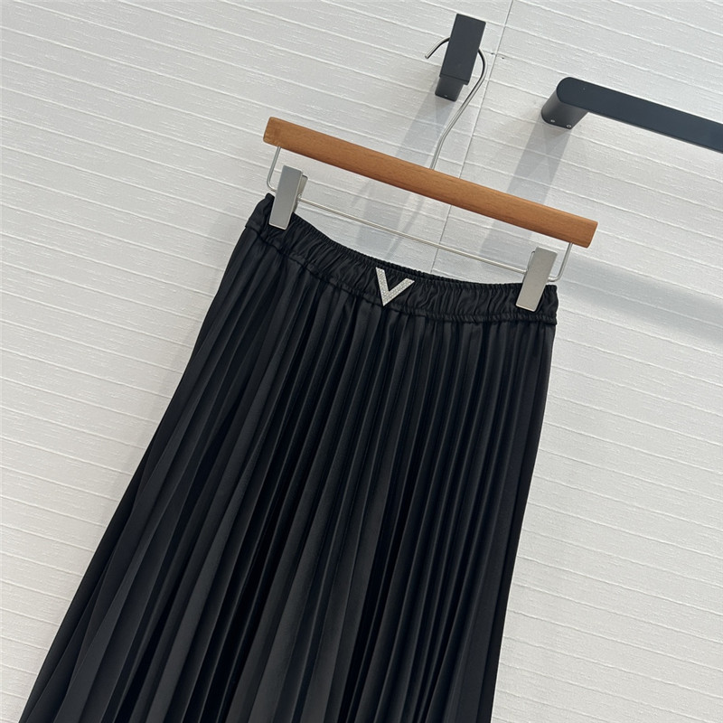 Va1e*ntin0 ach**elordion lace skirt replica d&g clothing