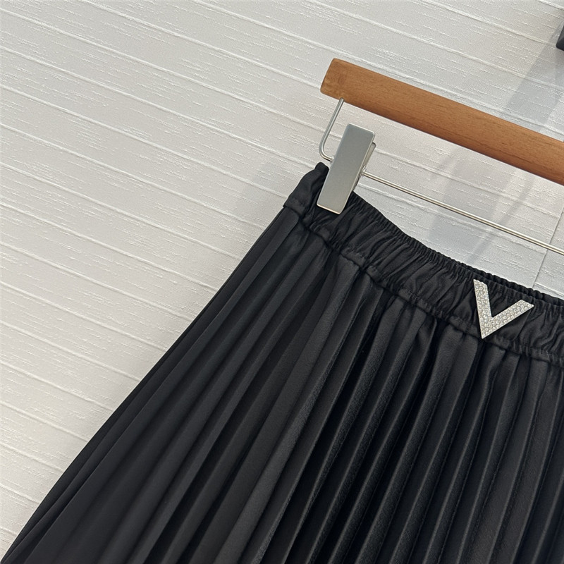 Va1e*ntin0 ach**elordion lace skirt replica d&g clothing