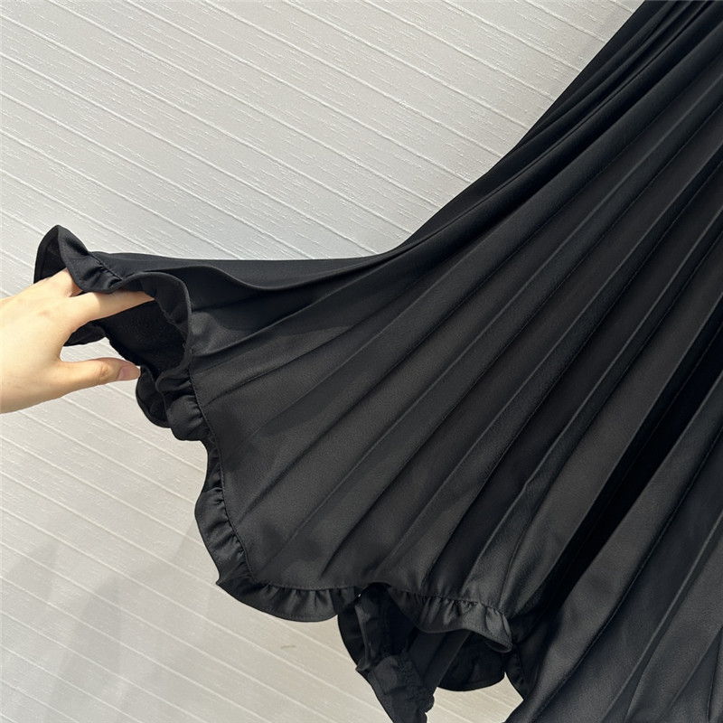 Va1e*ntin0 ach**elordion lace skirt replica d&g clothing