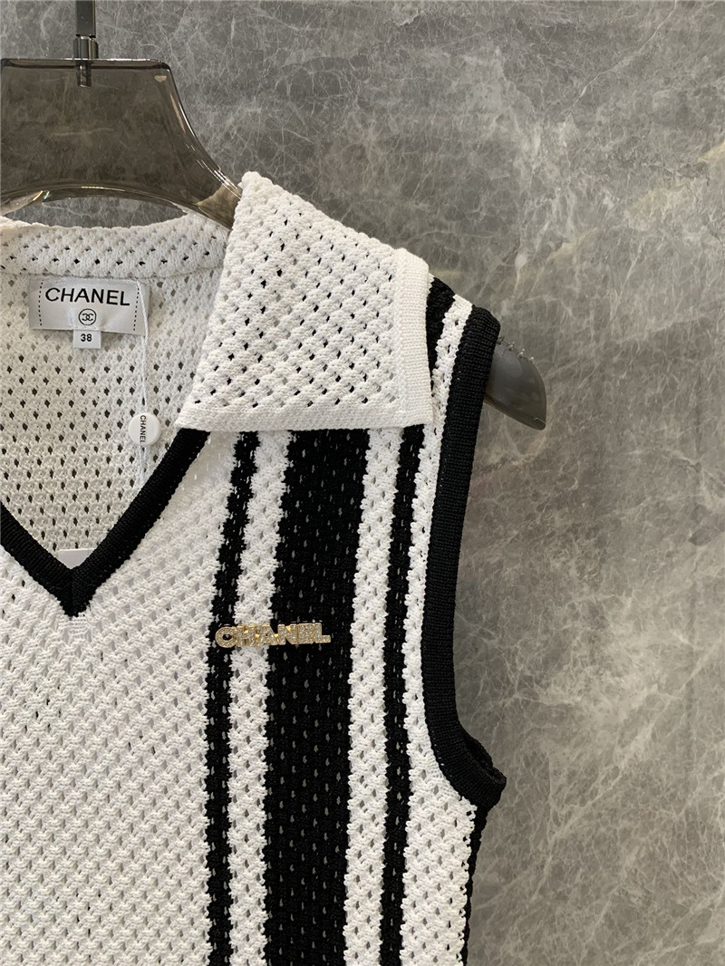 Ch**el v-neck hollow knit vest replica designer clothes