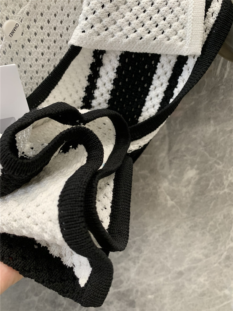 Ch**el v-neck hollow knit vest replica designer clothes