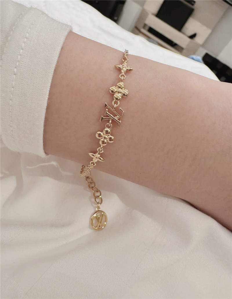 l0vis Vvtt0n lv small flower logo bracelet