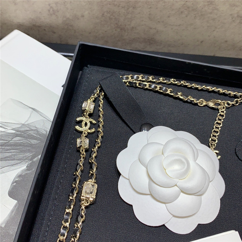 ch**el half D1am0nd double c long chain