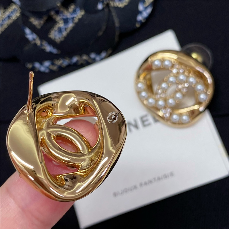 Ch**el hollow twisted sugar cube earrings