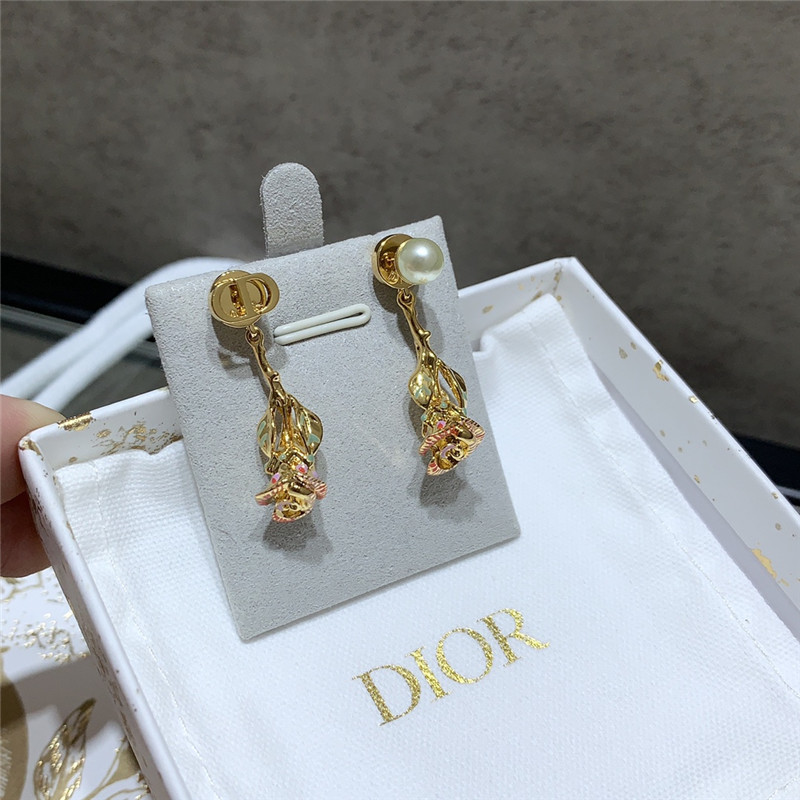 D10r rose earrings