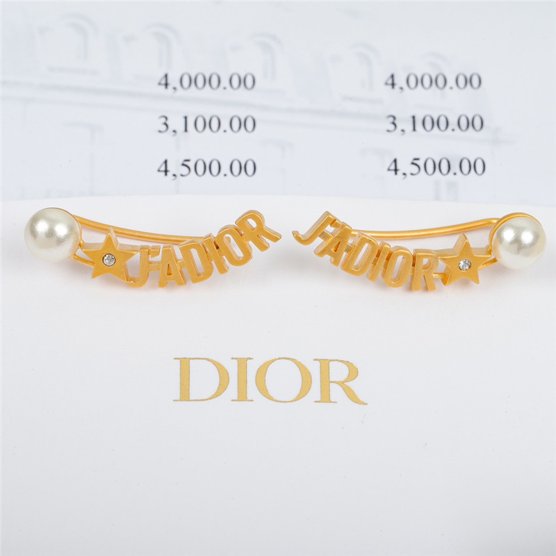 D10r letter pearl earrings