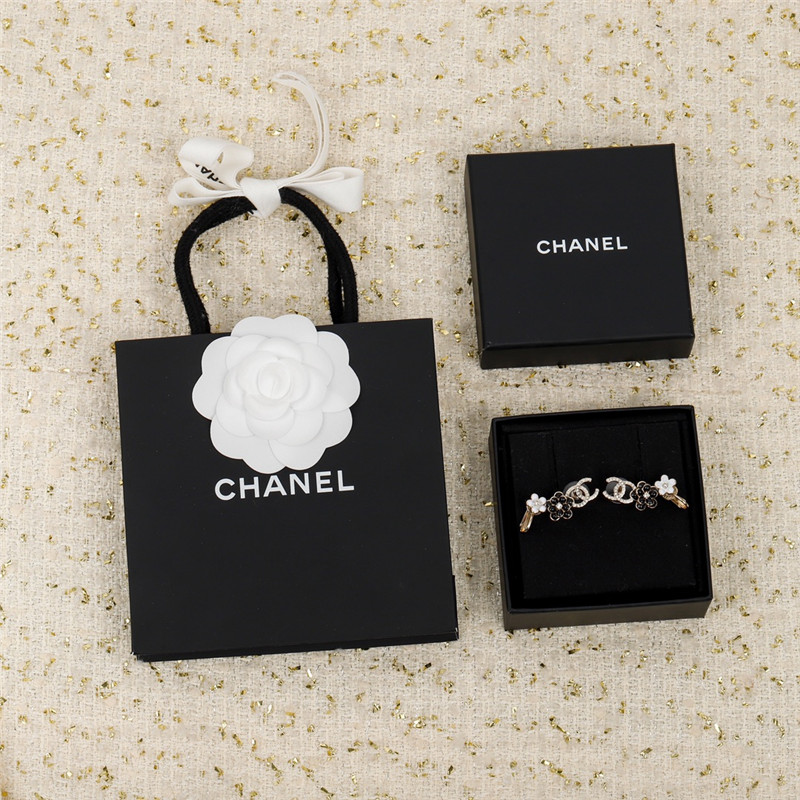 Ch**el new camellia ear clip