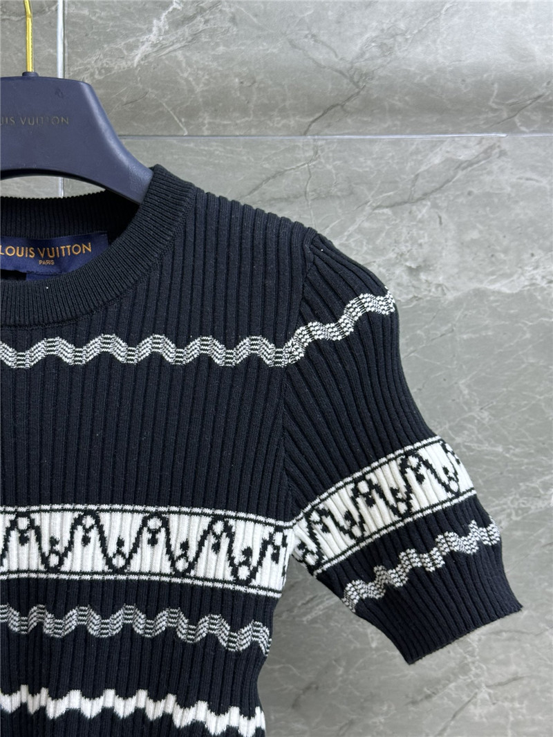 l0vis Vvtt0n lv striped knit suit replica designer clothes