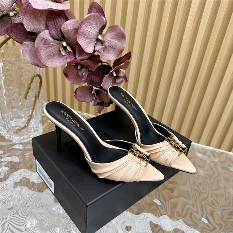 Sa1nt Lau*nt babylone mules in beige patent leather