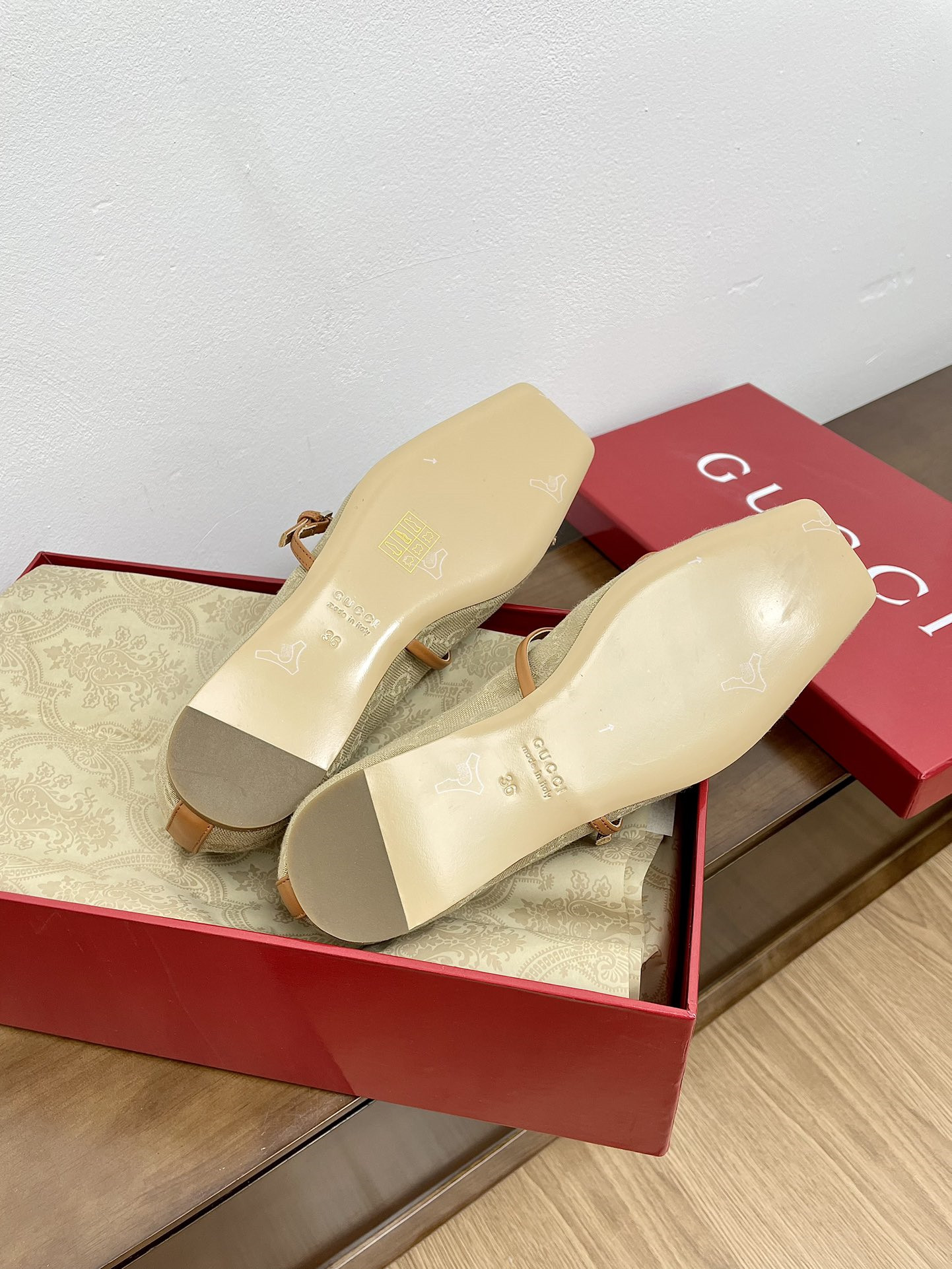 Gvc*1 horsebit ballet flat in beige & brown gg canvas