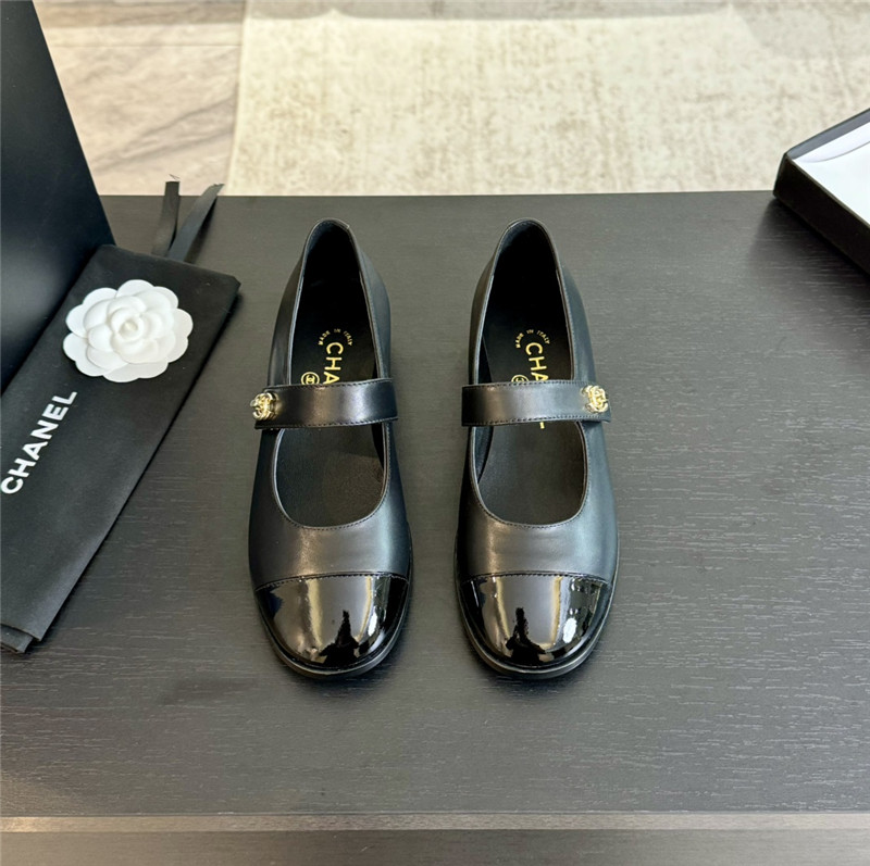 Ch**el gold interlock mary janes in black calfskin