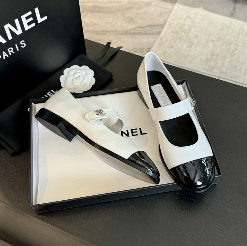 Ch**el silver interlock mary janes in white patent calfskin