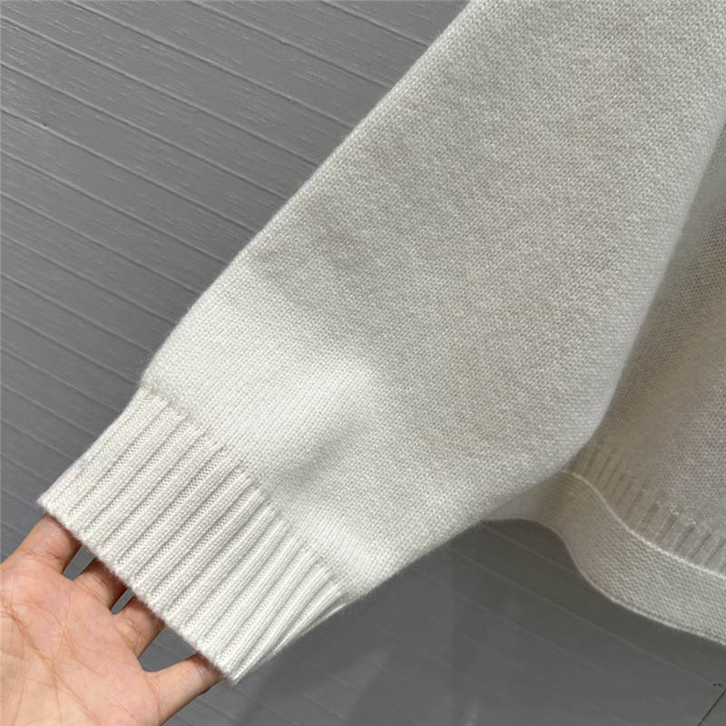 D10r simple round neck cashmere sweater replica clothing sites