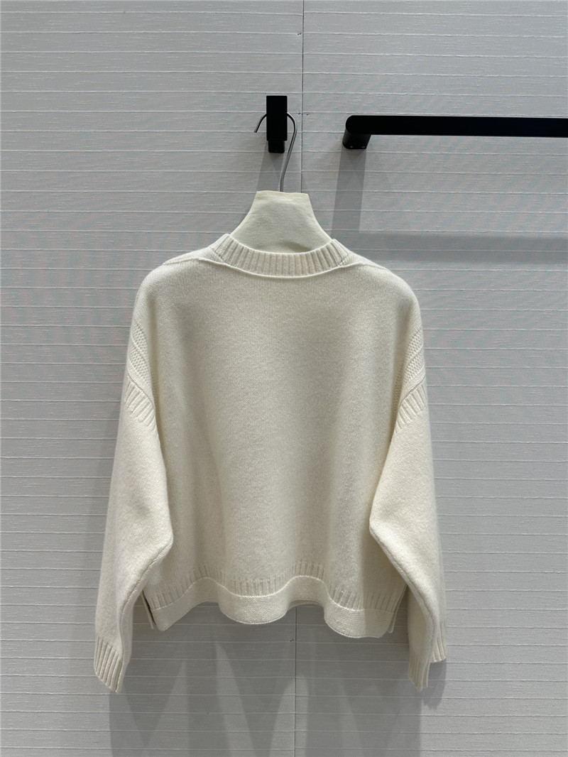 D10r simple round neck cashmere sweater replica clothing sites