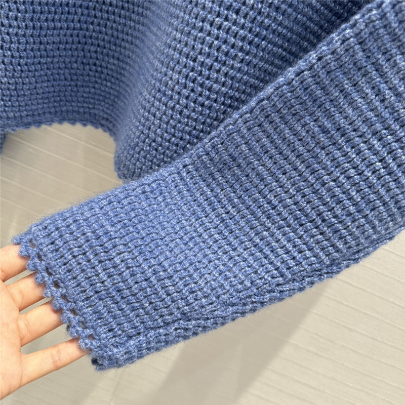 D10r simple round neck cashmere sweater replica clothing sites