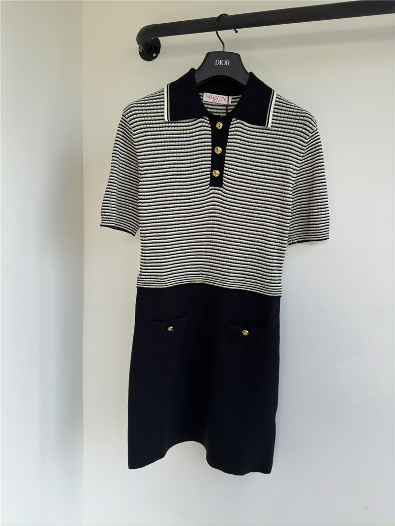 Va1e*ntin0 short sleeve metal button dress replicas clothes