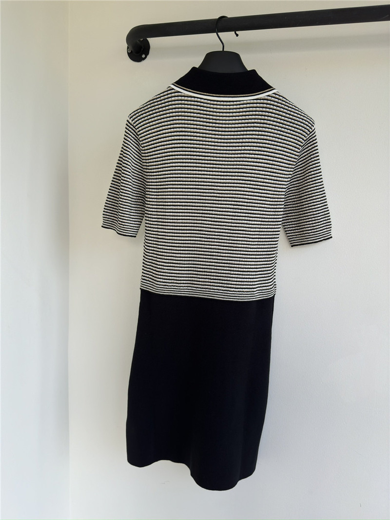 Va1e*ntin0 short sleeve metal button dress replicas clothes