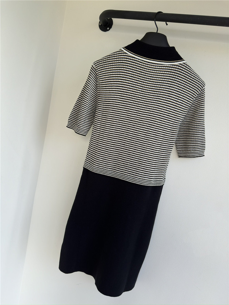 Va1e*ntin0 short sleeve metal button dress replicas clothes