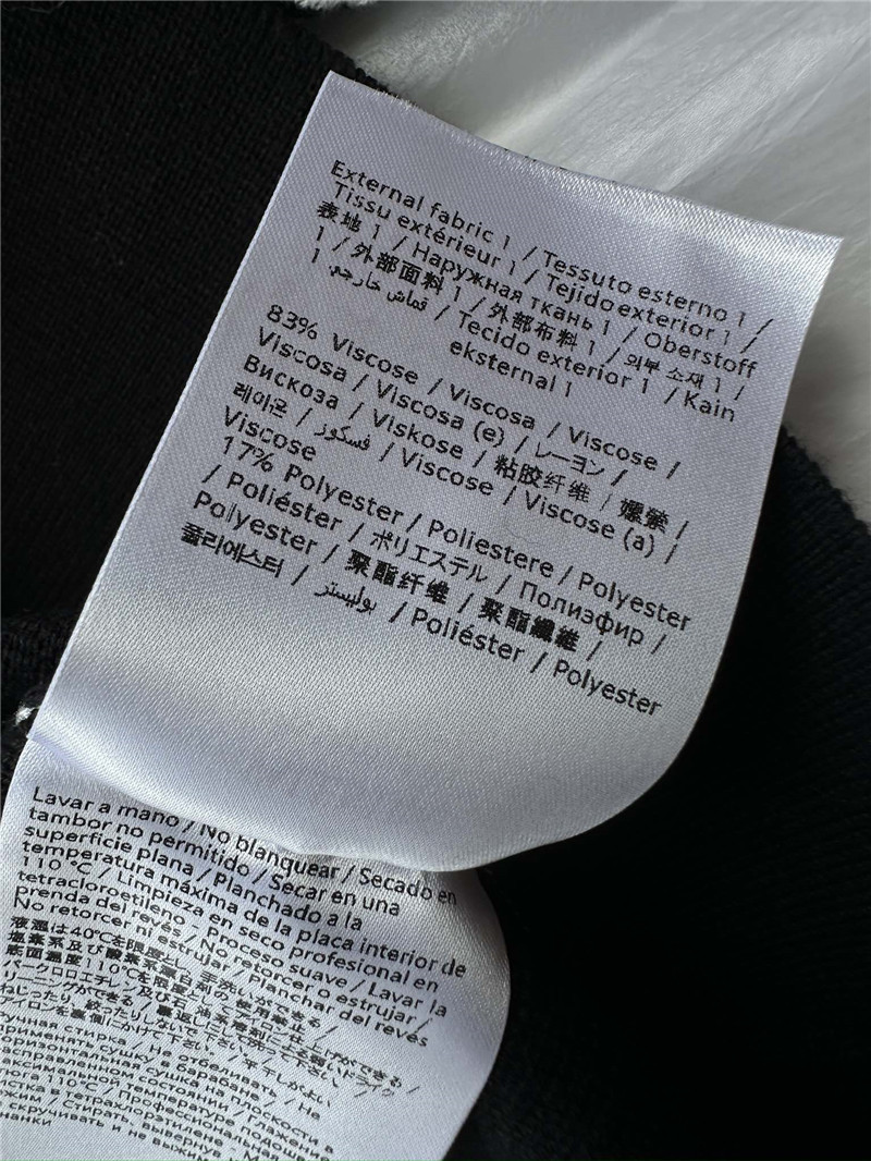 Va1e*ntin0 short sleeve metal button dress replicas clothes