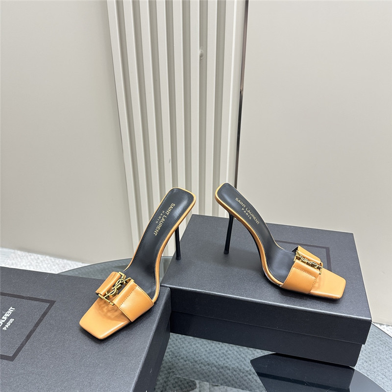 Sa1nt Lau*nt beige calfskin square toe babylon mules