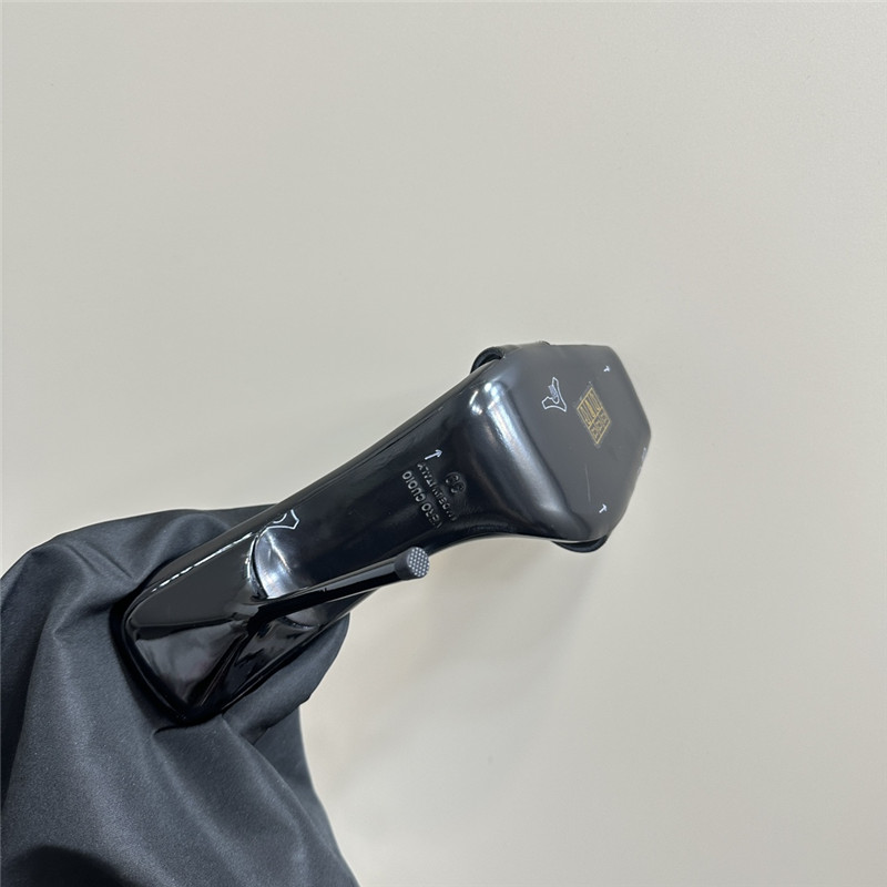 Sa1nt Lau*nt black patent leather square toe babylon mules