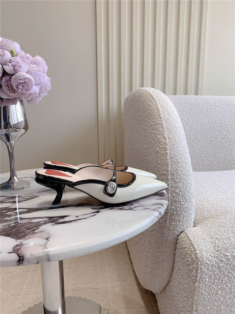 roger u1u1er mary jane virgule mules white and black patent