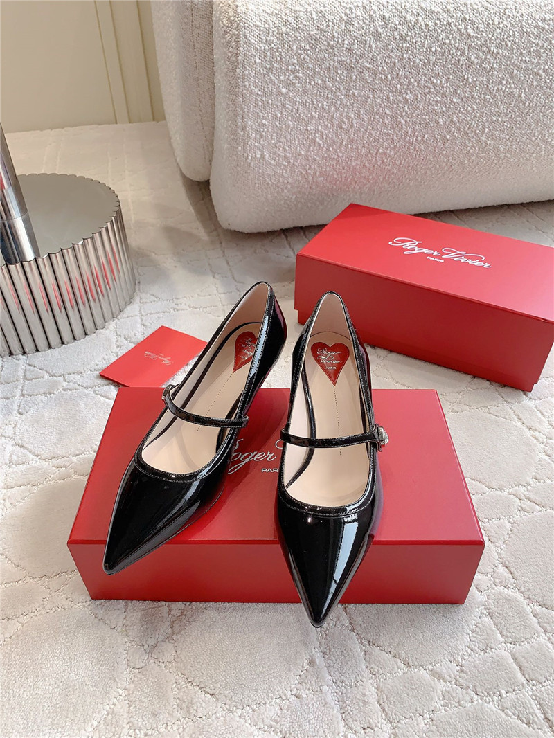 Roger Vivier Virgule Mary Jane Pumps Black Patent Leather