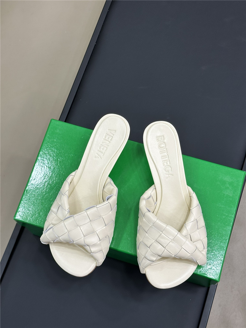 b0tt*ga Ven*ta mid heel blink mule in intrecciato sea salt